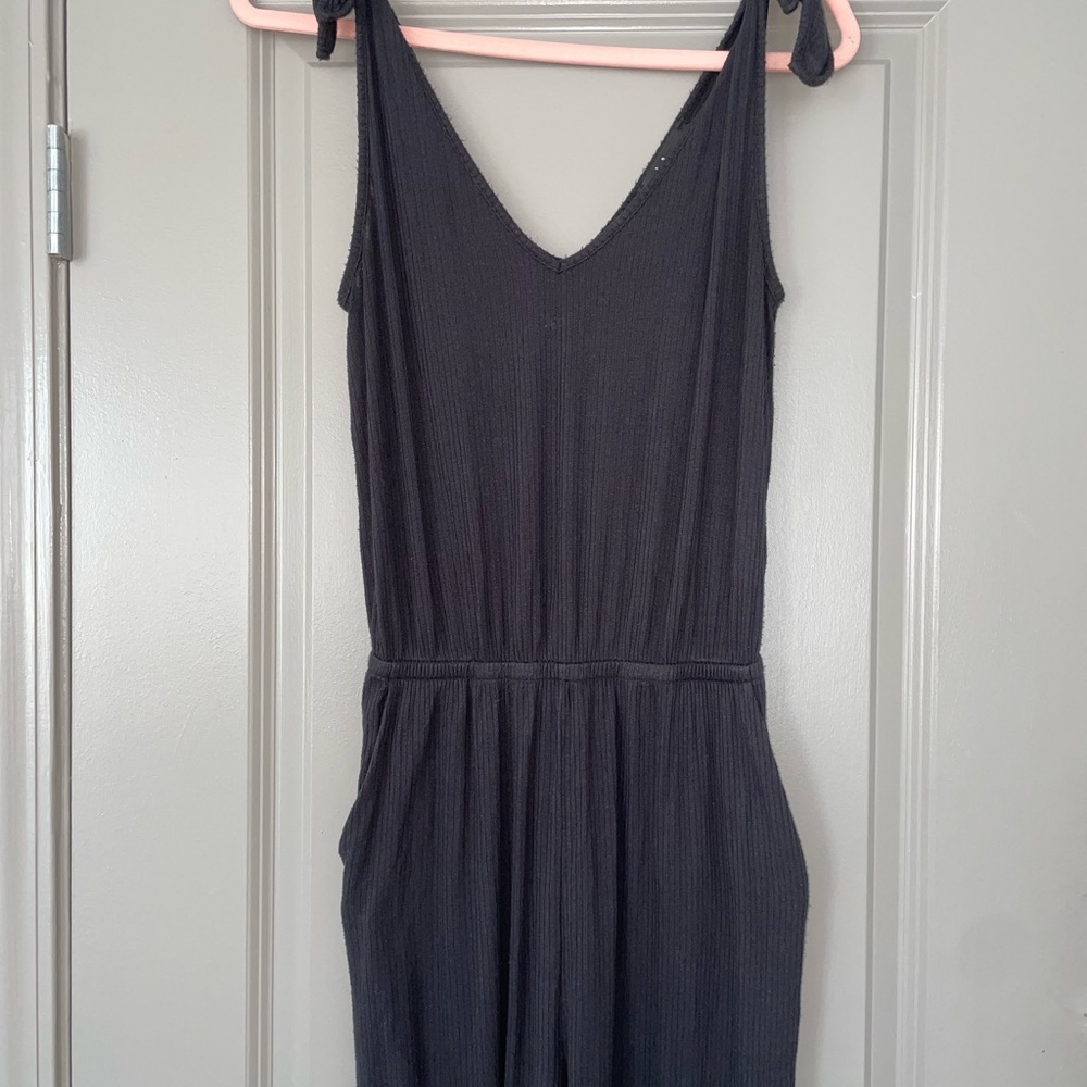 Lulu’s Belmore Heathered Jumpsuit •Size Medium